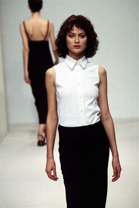 shalom harlow 90s fashion.